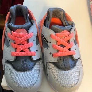 Baby Huarache by Nike brand new